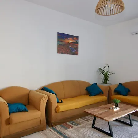 Brand-new At Neos Kosomos * Athen